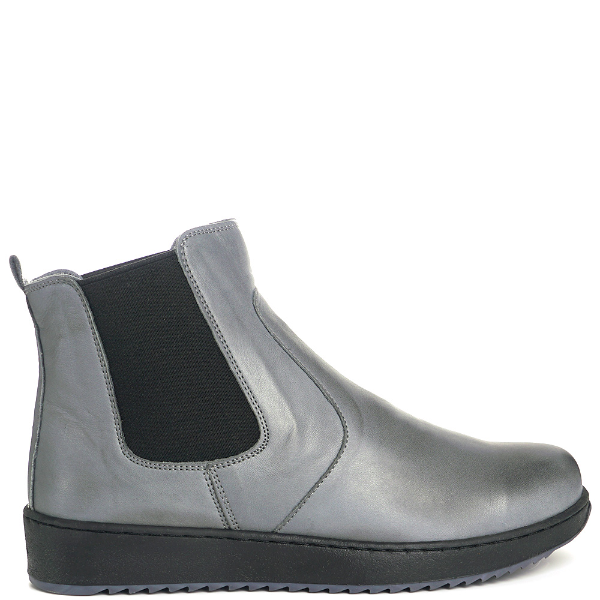 Classic chelsea boots with a slight wedge heel